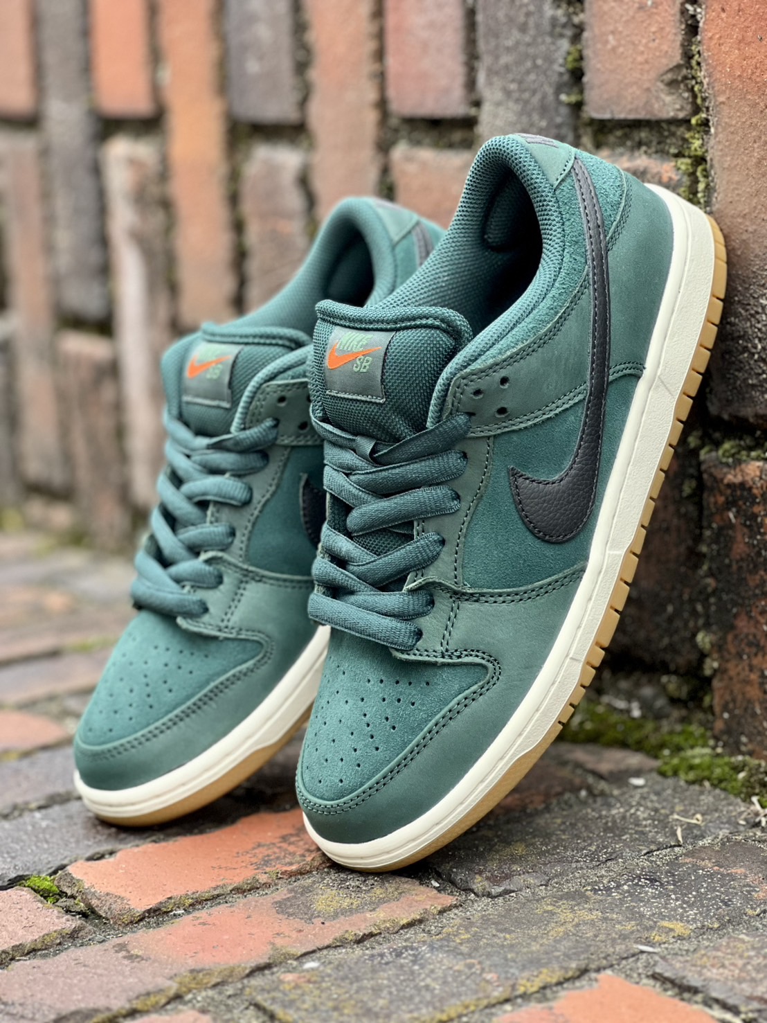 SiiiCK | スケートショップ限定｜Nike SB ISO “Deep Fir” コレクション