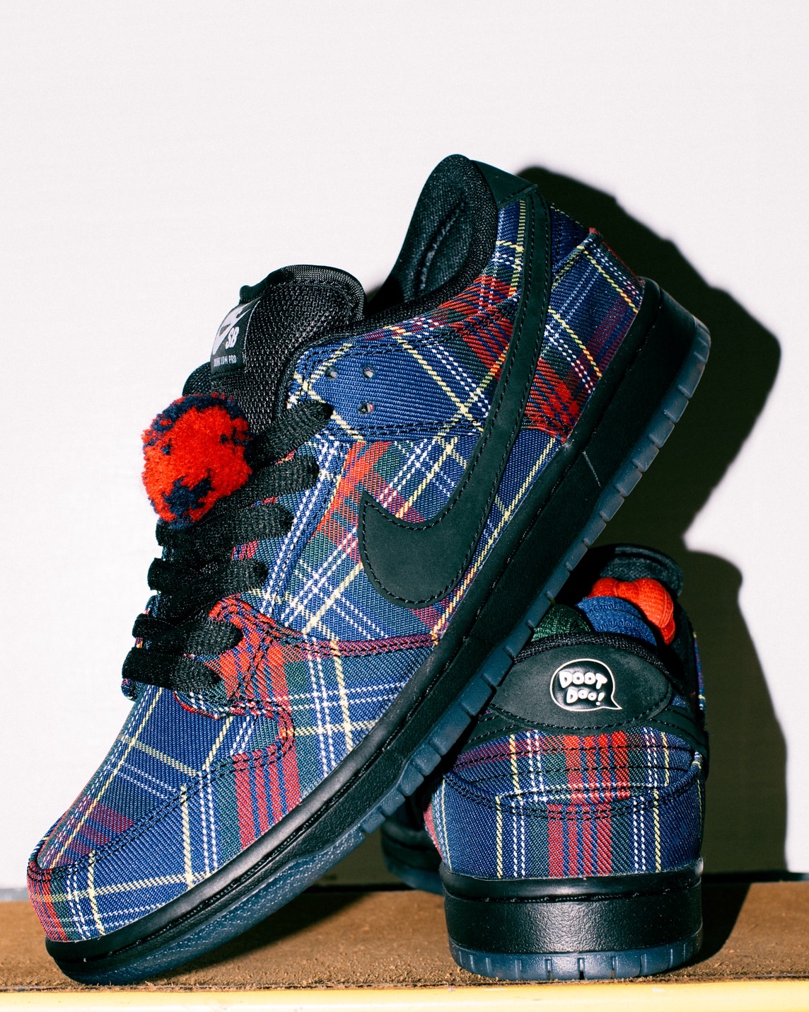 靴 Nardwuar x Nike SB Dunk Low Pro QS NIKE SB DUNK LOW PRO QS 